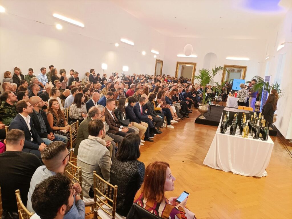 Ristoranti D'Italia 2023 di Gambero Rosso - Recensione 2 Sala Gremita Recensioni