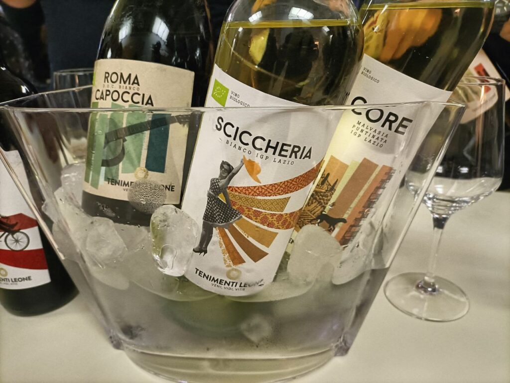 Annuario Dei Migliori Vini Italiani 2023 di Luca Maroni - Recensione + Evento 6 Teniumenti leone particolari Recensioni